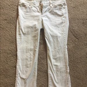 GAP low rise cropped stretch white jeans
